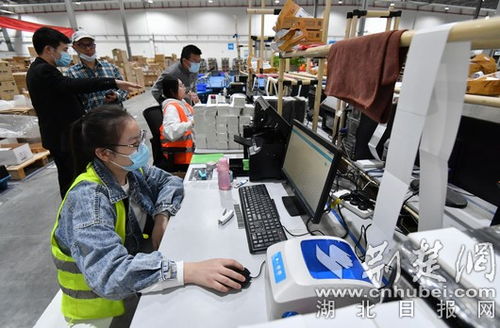 顺应互联网新零售浪潮，智慧校园电商课堂引领未来销售人才培养